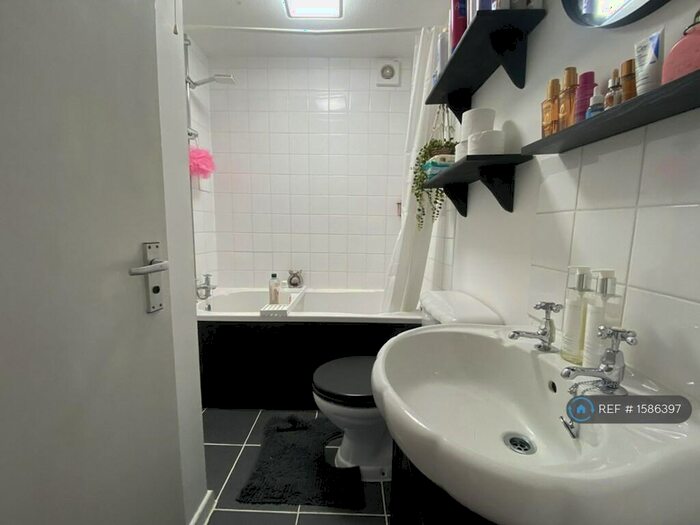 1 Bedroom Flat To Rent In Granary Court, Dunmow, CM6