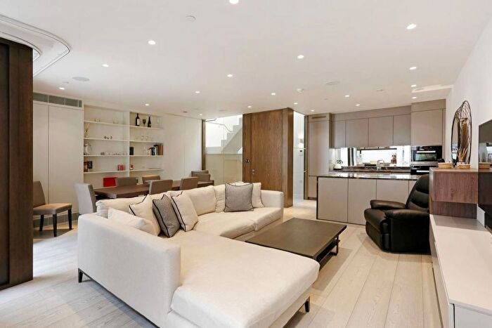 3 Bedroom Terraced House For Sale In Clay St, Marylebone, W1U