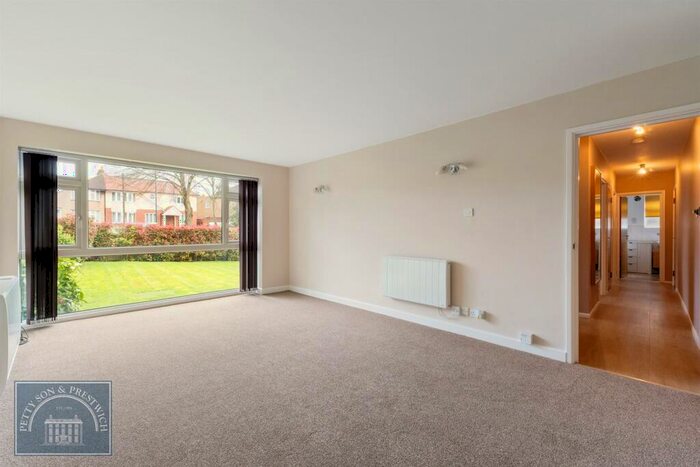 2 Bedroom Flat To Rent In Whitehall Road, Chingford, E4