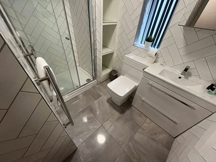 1 Bedroom Flat To Rent In Walter Road, Swansea, SA1