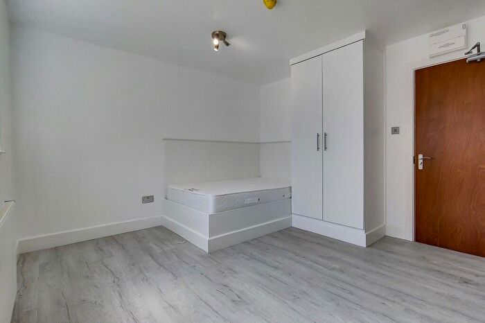 Studio To Rent In Sunnyside Terrace, London, NW9