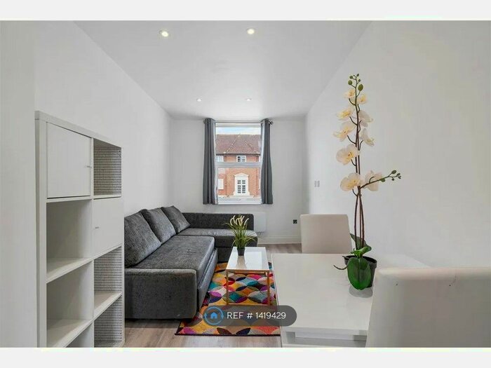 1 Bedroom Flat To Rent In East Finchley, London, N2