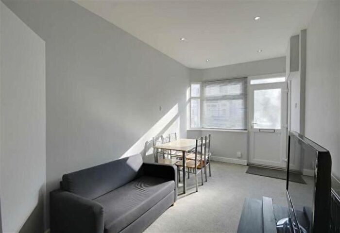 1 Bedroom Flat To Rent In Corporation Street, Stratford, E15