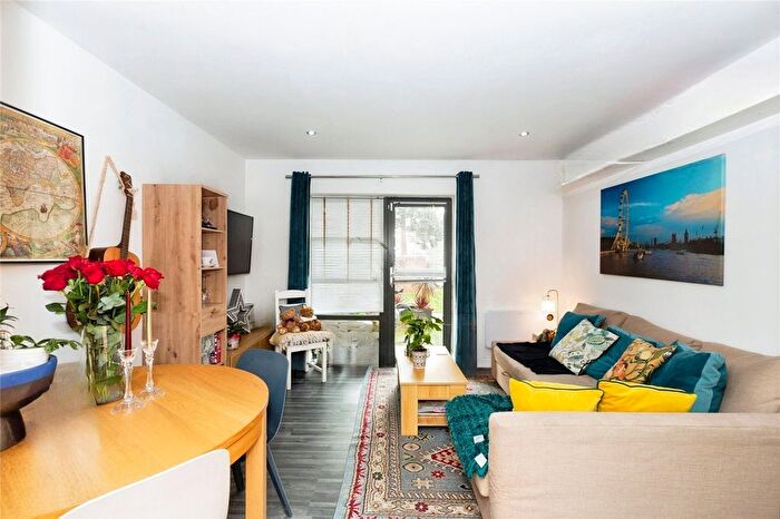 1 Bedroom Flat For Sale In Longbridge Road, Barking, IG11