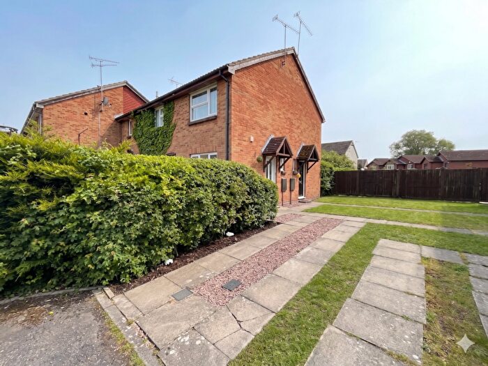 1 Bedroom Terraced House For Sale In Glenfield Road, Luton, Bedfordshire, LU3