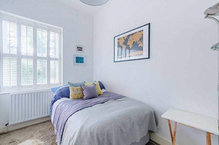 2 Bedroom Flat To Rent In Devonshire Road, Colliers Wood, London, SW19