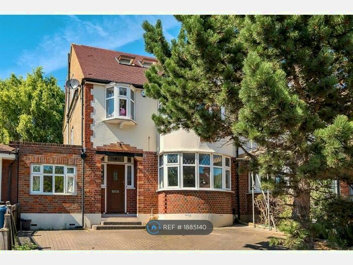 4 Bedroom Semi-Detached House To Rent In Longland Drive, London, N20
