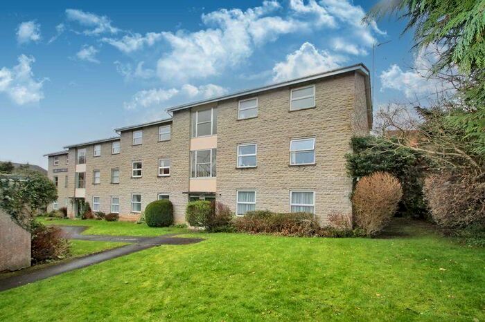 2 Bedroom Flat To Rent In St Thomas's Court, Wells, BA5