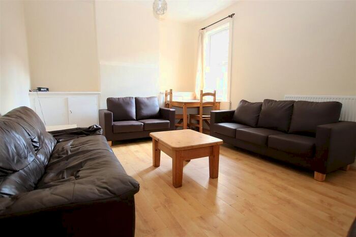 5 Bedroom Terraced House To Rent In Lorne Road, Bath, BA2