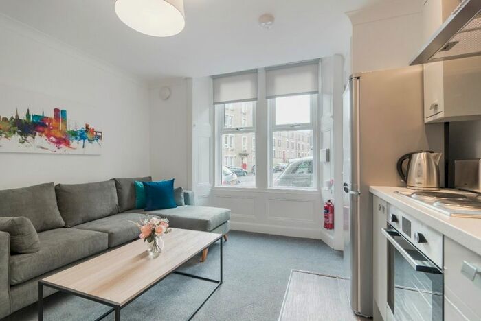 1 Bedroom Flat To Rent In Peddie Street, West End, Dundee, DD1