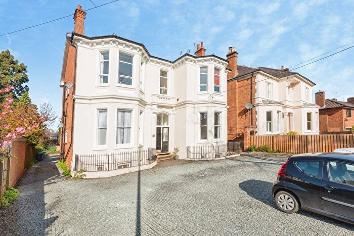 2 Bedroom Flat For Sale In Oakhurst, , Lillington Road, CV32