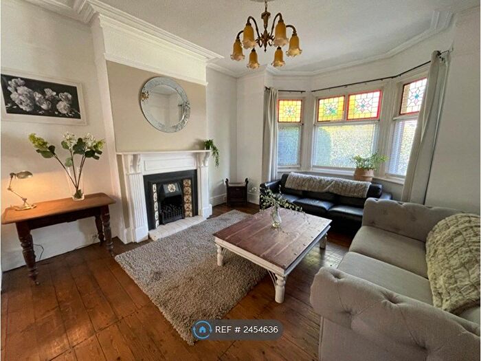 4 Bedroom Semi-Detached House To Rent In Cheadle Road, Stockport, SK8