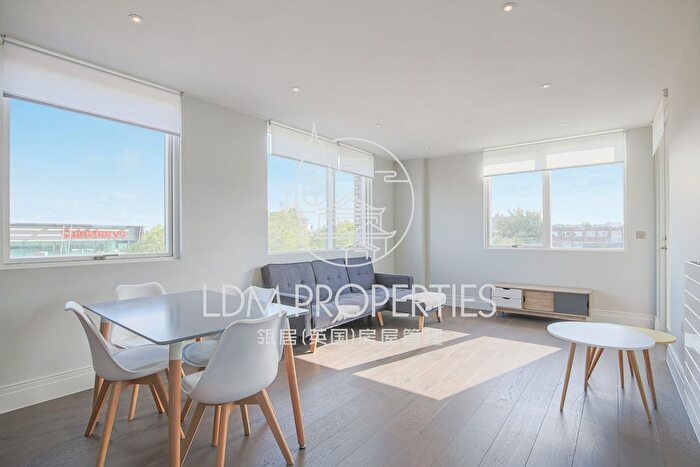 2 Bedroom Flat To Rent In Queenshurst Square, Kingston Upon Thames, KT2