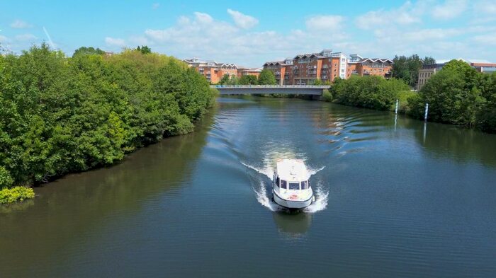 2 Bedroom Flat For Sale In Lynton Court, Cardiff Bay, CF10