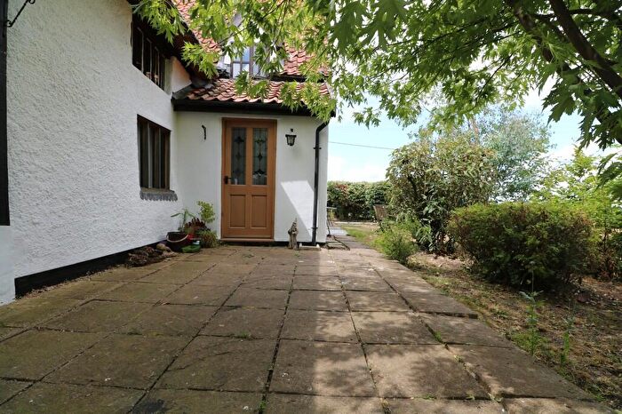 2 Bedroom Maisonette To Rent In Dove House Cottage Annexe, NR16