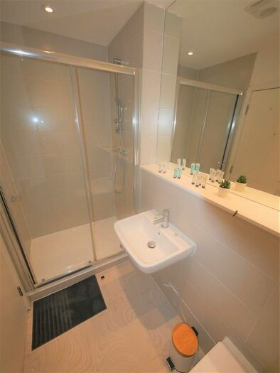 2 Bedroom Flat To Rent In Flat Hill House, Bournemouth, BH1