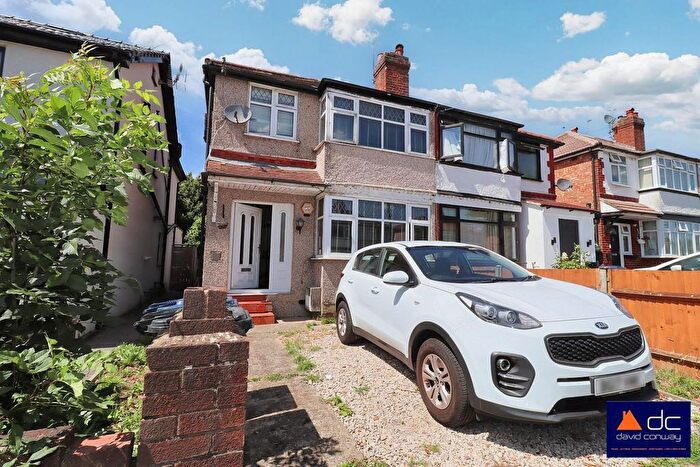 3 Bedroom Semi-Detached House For Sale In Wood End Gardens Northolt, UB5