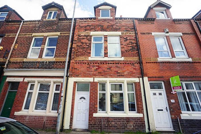 4 Bedroom Terraced House For Sale In Chorley New Road, Horwich, Bolton, BL6