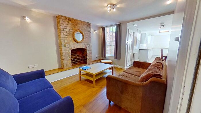 6 Bedroom House To Rent In Kimbolton Avenue, Nottingham, NG7