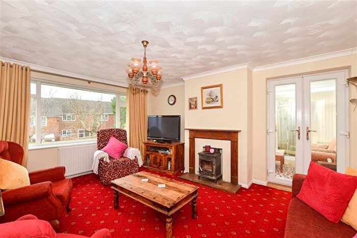 2 Bedroom Detached Bungalow For Sale In Broadhill Close, Broad Oak, Heathfield, East Sussex, TN21