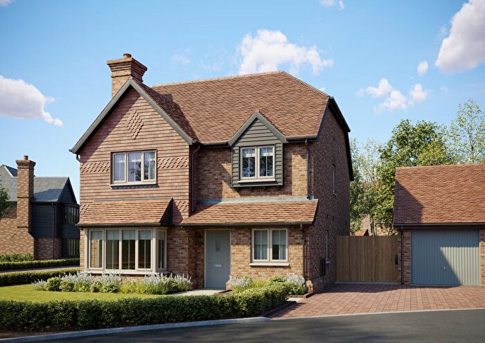 4 Bedroom Detached House For Sale In View Road, Cliffe Woods, ME8