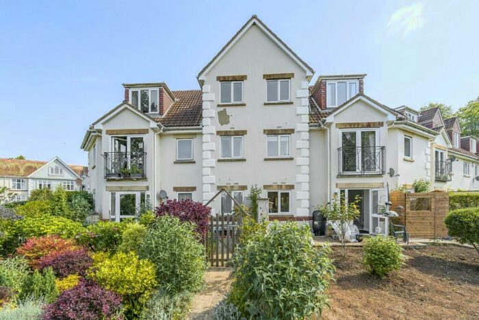 1 Bedroom Retirement Property For Sale In Deanery Walk, Avonpark, Winsley Hill, Bath, Wiltshire, BA2