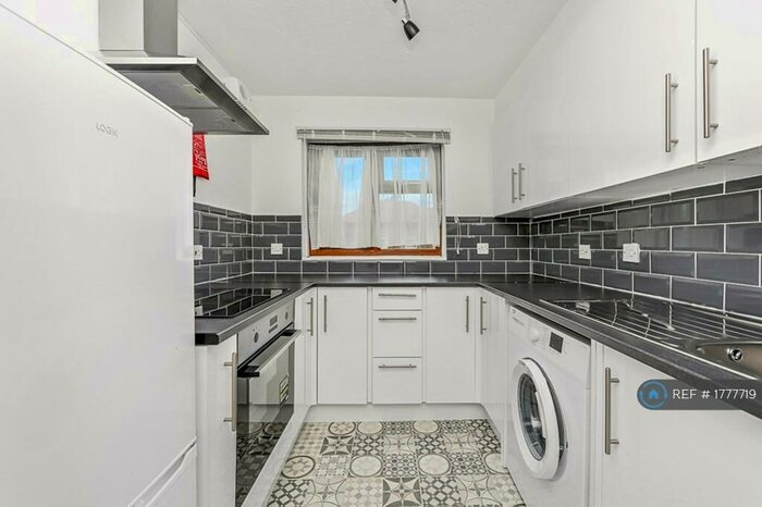 1 Bedroom Flat To Rent In Turnstone Close, London, E13