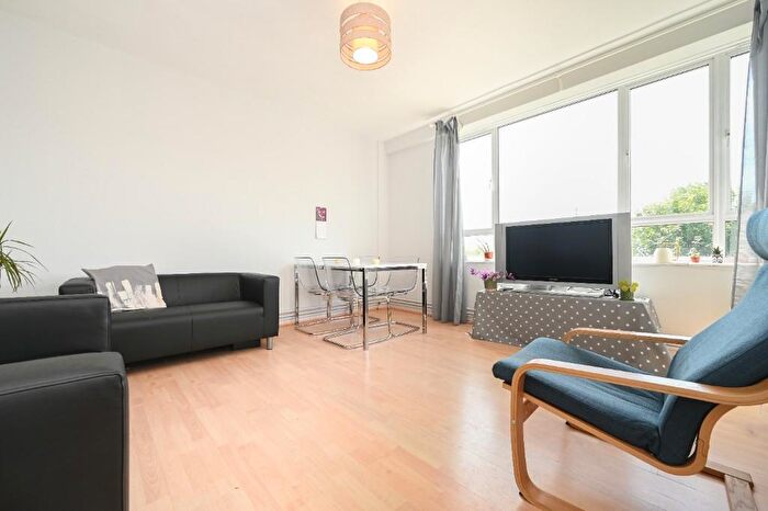 4 Bedroom Flat To Rent In Rochester Square, Camden, NW1
