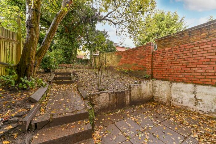 1 Bedroom Flat To Rent In Queen Mary Road, Upper Norwood, London, SE19