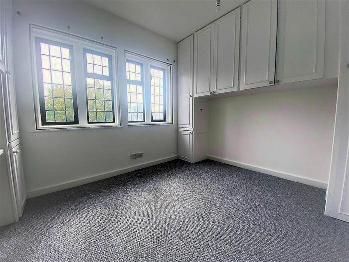 1 Bedroom Flat To Rent In Hillingdon Hill, Uxbridge, UB10