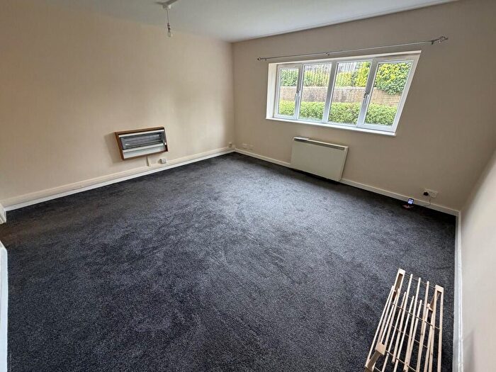 Studio To Rent In Rothesay Court, Rothesay Av, Westlands, ST5