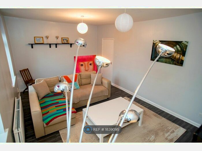 2 Bedroom Flat To Rent In Upper Street, London, N1