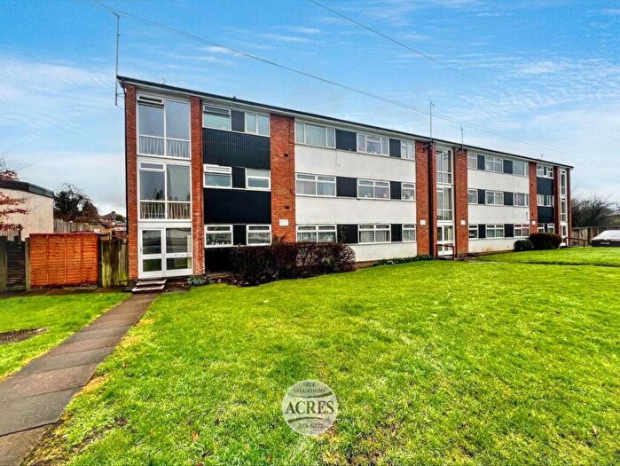 2 Bedroom Flat For Sale In Newton Road, Great Barr, Birmingham, B43