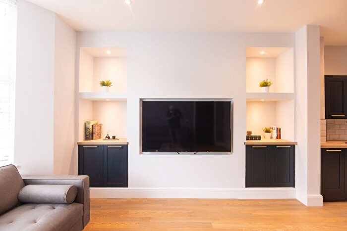 9 Bedroom Terraced House To Rent In Hawarden Avenue, Liverpool, L17