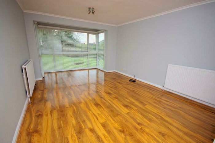 2 Bedroom Flat To Rent In Torrington Ave, North Finchley, N12