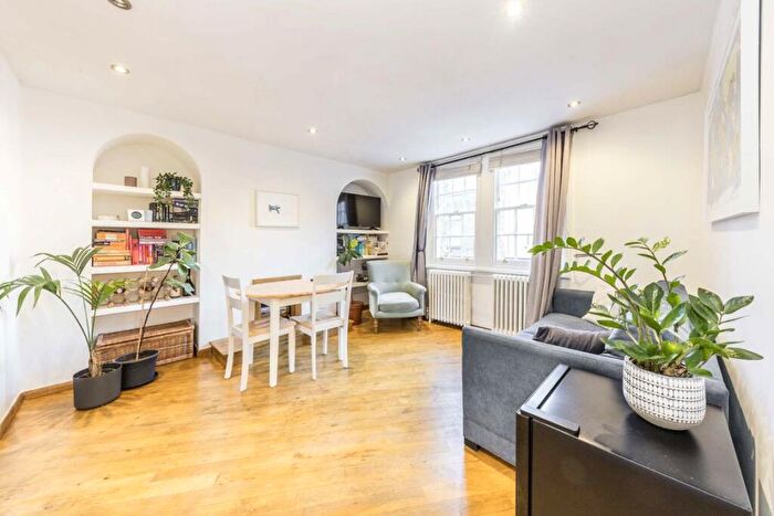 1 Bedroom Flat For Sale In Rawstorne Street, Islington, EC1V