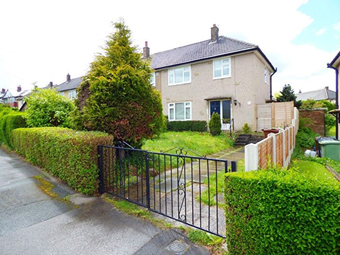 3 Bedroom Semi-Detached House To Rent In Calverley Lane, Leeds, LS13
