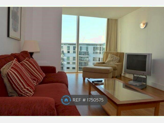 1 Bedroom Flat To Rent In Empire Square, London, SE1