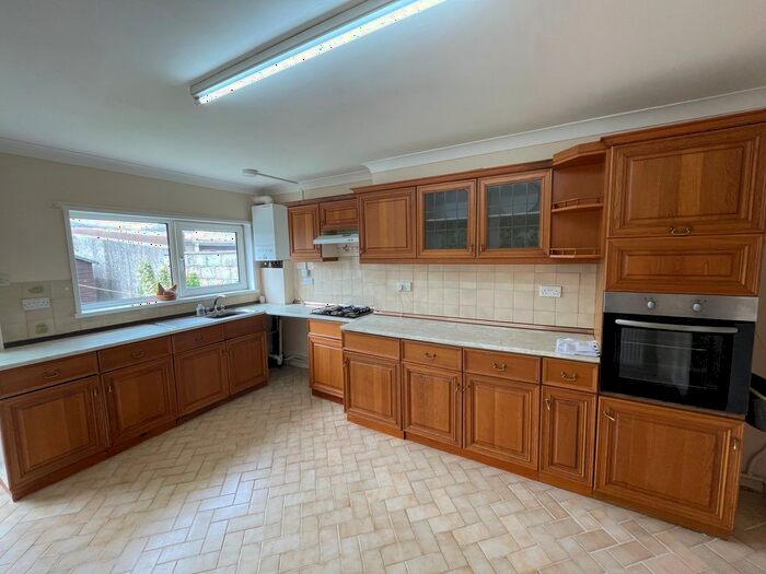 2 Bedroom Terraced House To Rent In Silver Terrace, Burry Port, SA16