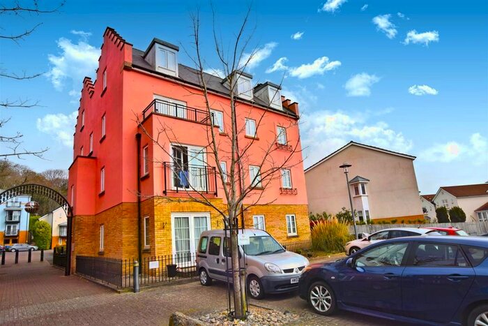 4 Bedroom Flat For Sale In Sally Hill, Portishead, BS20