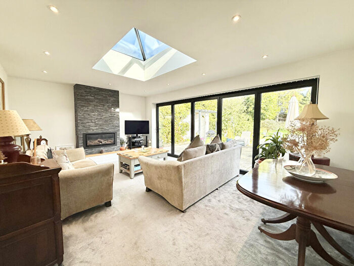 4 Bedroom Detached House For Sale In Southern Avenue, West Moors, Ferndown, Dorset, BH22