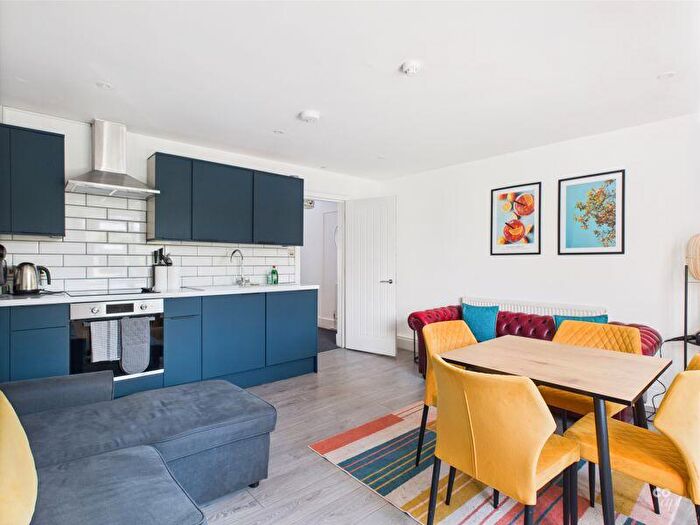 3 Bedroom Apartment To Rent In Grand Parade, Brighton, BN2