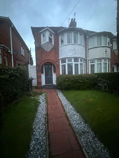 3 Bedroom Semi Detached House To Rent In Wensleydale Road, Birmingham, B42