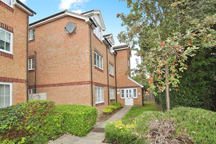 1 Bedroom Flat For Sale In Summers Lodge, Horace Gay Gardens, Letchworth Garden City, SG6