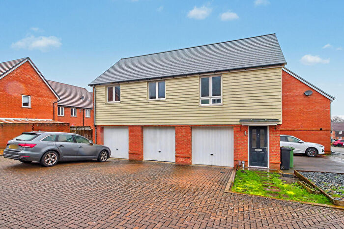2 Bedroom Detached House For Sale In Coltsfoot Way, Basingstoke, RG23