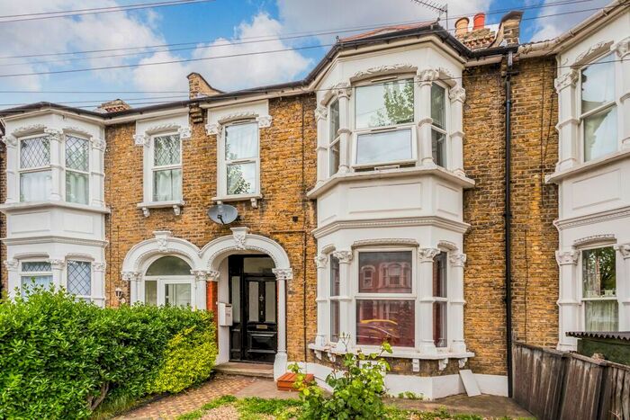 2 Bedroom Flat To Rent In Terrace Road, E13