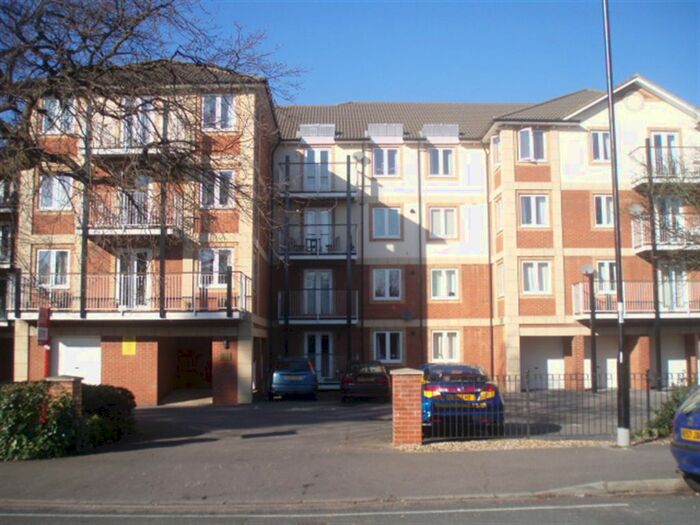 2 Bedroom Property To Rent In Wessex Gate, Northlands Road, Southampton, SO15