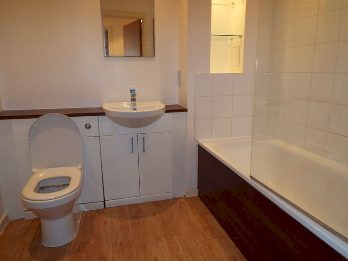 1 Bedroom Flat To Rent In Mallory Close, Gravesend, DA12