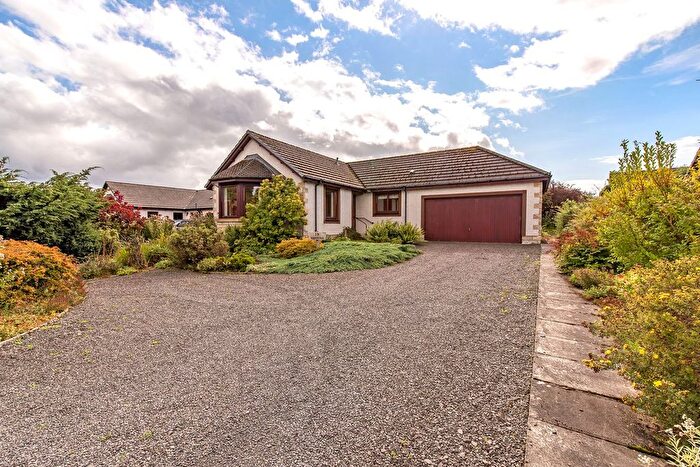 3 Bedroom Detached Bungalow For Sale In Kinclaven Road, Murthly, Perth, PH1