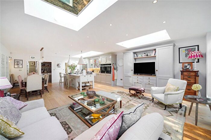 5 Bedroom Semi-Detached House For Sale In Inglethorpe Street, London, SW6
